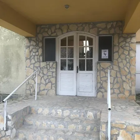 100 Lepes - 100 Steps - Apt With Huge Terrace Next To The Thermal Bath Harkany Exterior photo
