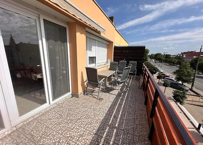 100 Lepes - 100 Steps - Apt With Huge Terrace Next To The Thermal Bath